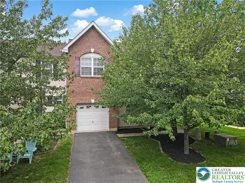 6945 Hunt Dr, Macungie, PA 18062