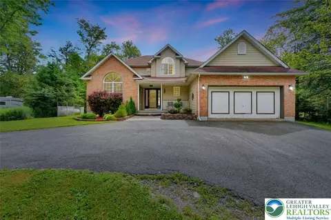 5117 Hounds Ear Rd, Coolbaugh Twp, PA 18466