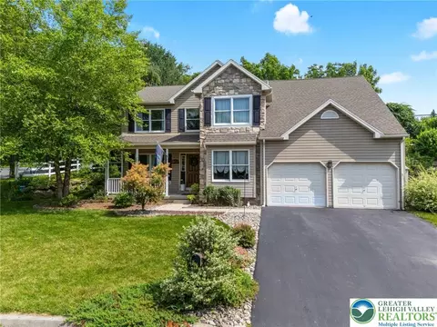 2303 Blue Jay Dr, Nazareth, PA 18064