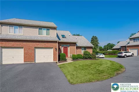 21 Winfield Ct, Easton, PA 18045