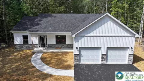 730 Mill Run Dr, Lehighton, PA 18235