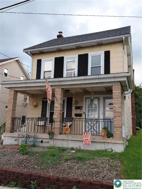 318 N 4th St, Lehighton, PA 18235