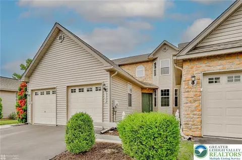 3007 Village Dr, Center Valley, PA 18034