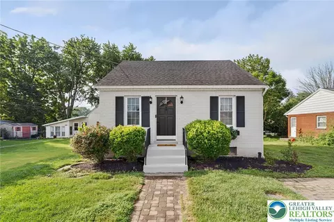 2604 Burrows St, Easton, PA 18045