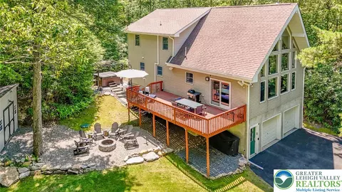 51 Tupelo St, Jim Thorpe, PA 18229