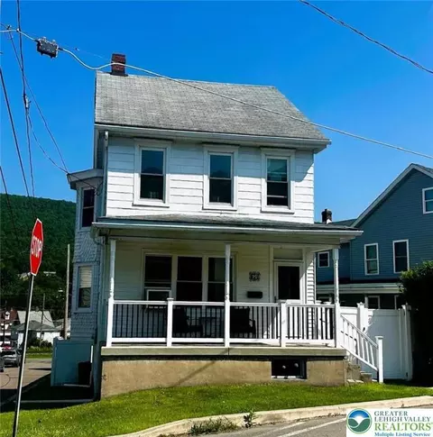 64 W Mill St, Nesquehoning, PA 18240