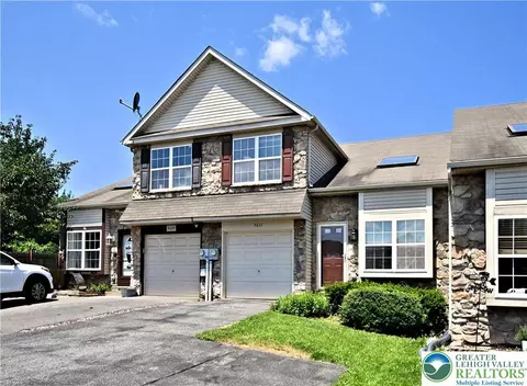 5631 Stonecroft Ln, Allentown, PA 18106