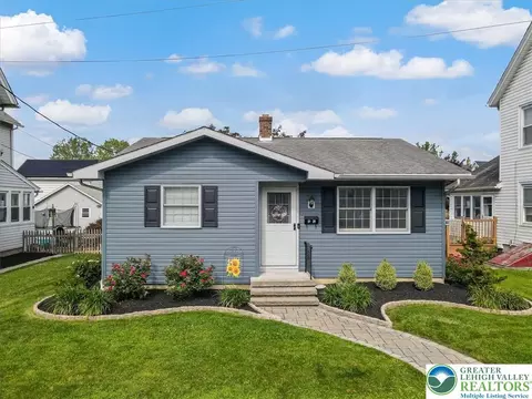 5129 3rd St, Cementon, PA 18052