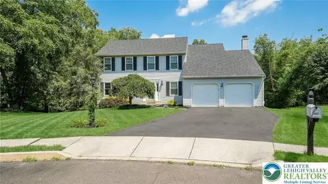 2395 Witchazel Dr, Quakertown, PA 18951
