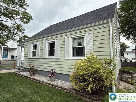 420 Willow Rd, Hellertown, PA 18055
