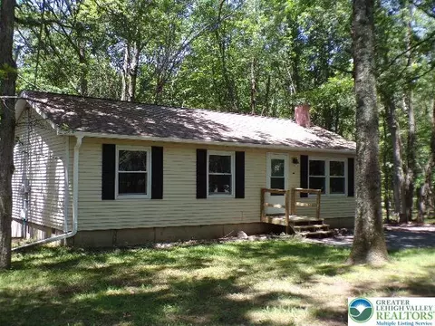 101 Mohawk Trl, Albrightsville, PA 18210