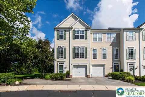 8557 Gateway Rd, Breinigsville, PA 18031