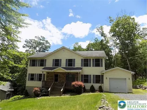 217 St Andrews Dr, East Stroudsburg, PA 18302