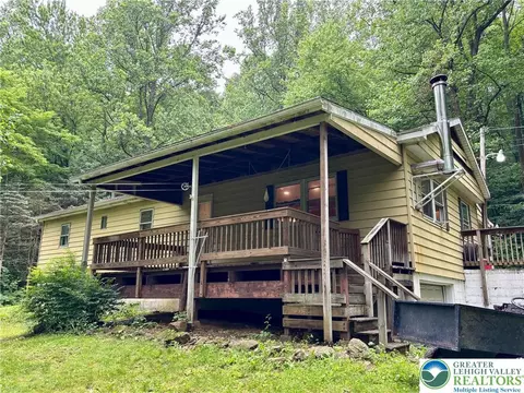 149 Smoketown Rd, Mertztown, PA 19539