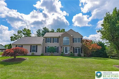 2029 Amherst Dr, Bethlehem, PA 18015