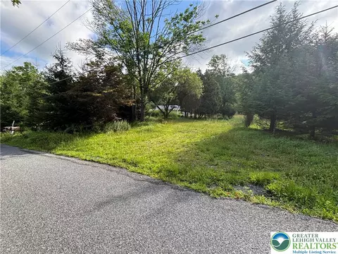 2132 Smith Rd, Hamilton Twp, PA 18360