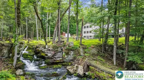 1079 Marshalls Creek Rd, East Stroudsburg, PA 18302