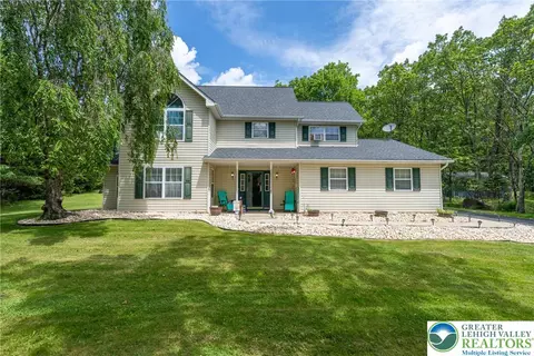 2175 Village Rd, Effort, PA 18330