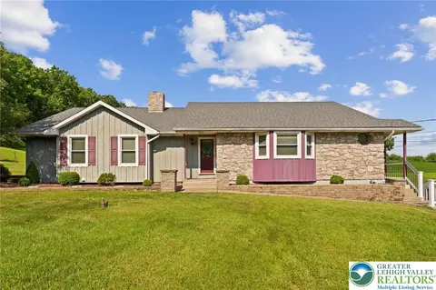 4661 Hillside Rd, Coplay, PA 18037