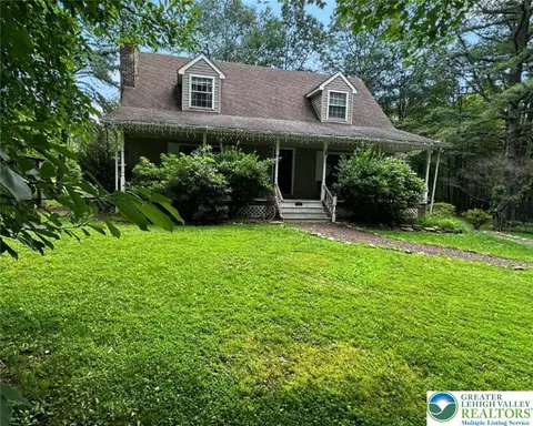 1701 Johns Rd, Effort, PA 18330