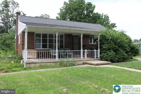 71 Station Ave, Coopersburg, PA 18036