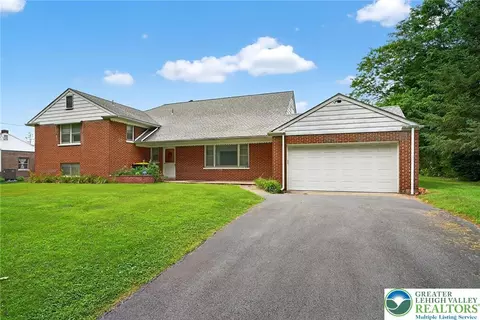 2830 Christian Springs Rd, Nazareth, PA 18064