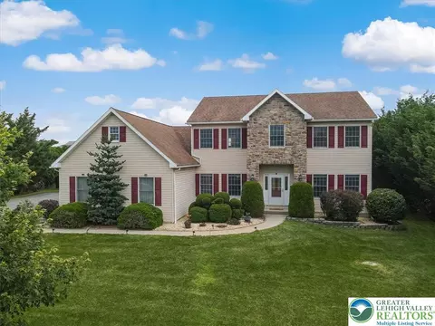 2804 Lehigh Ln, Nazareth, PA 18064
