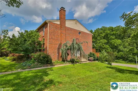 1862 Georgia Dr, Fullerton, PA 18052