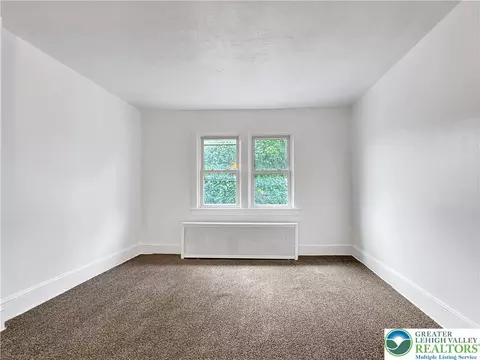 Living - 1251 E 4th St, Bethlehem, PA 18015 photo 4 of 4