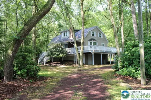 156 Bear Creek Lake Dr, Jim Thorpe, PA 18229