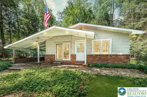 108 Mills Dr, Lake Harmony, PA 18624
