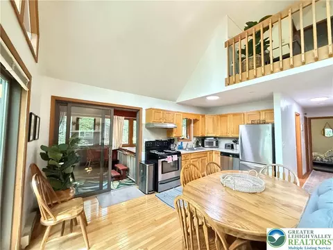 6414 Decker Rd, Saw Creek, PA 18324 photo 11