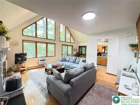 6414 Decker Rd, Saw Creek, PA 18324 photo 7