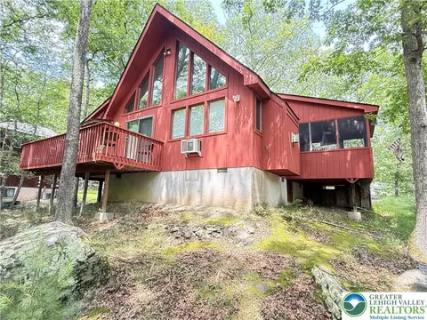 6414 Decker Rd, Saw Creek, PA 18324