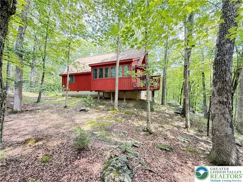 6414 Decker Rd, Saw Creek, PA 18324 photo 4
