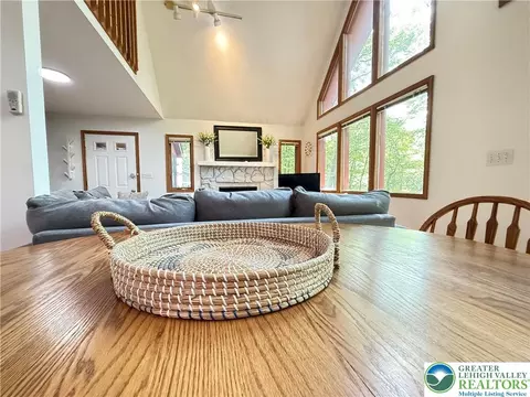 6414 Decker Rd, Saw Creek, PA 18324 photo 12