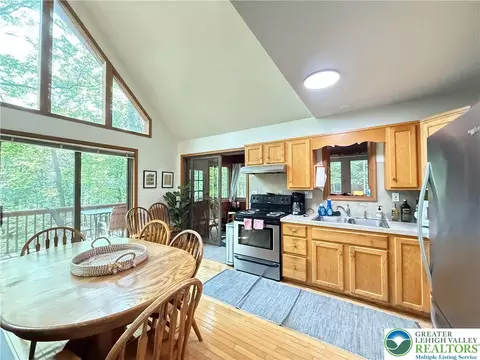 6414 Decker Rd, Saw Creek, PA 18324 photo 10