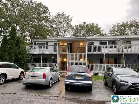 142 View Ct #201, Mount Pocono, PA 18344