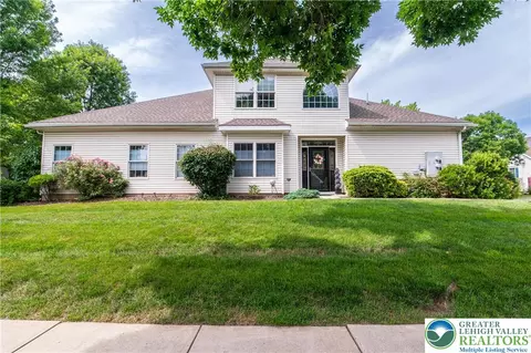 18 Kent Ln, Palmer Township, PA 18045