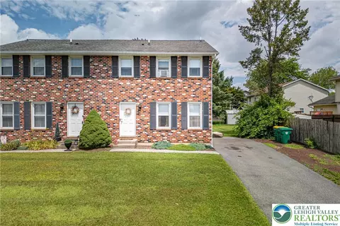 5 Rosemont Ct, Palmer Township, PA 18045