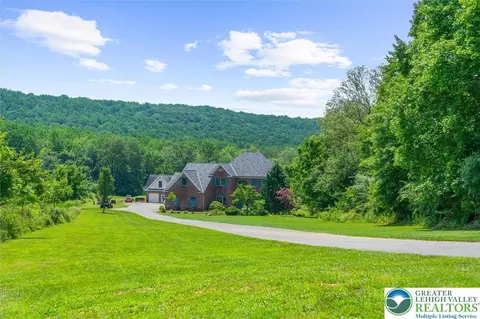 2350 Wassergass Rd, Hellertown, PA 18055
