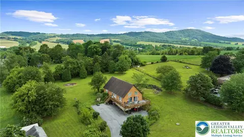 8454 Kings Hwy, Kempton, PA 19529