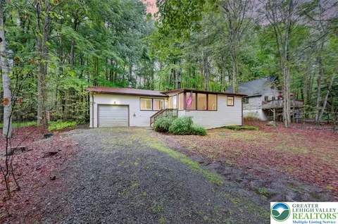 433 Orono Dr, Pocono Lake, PA 18347