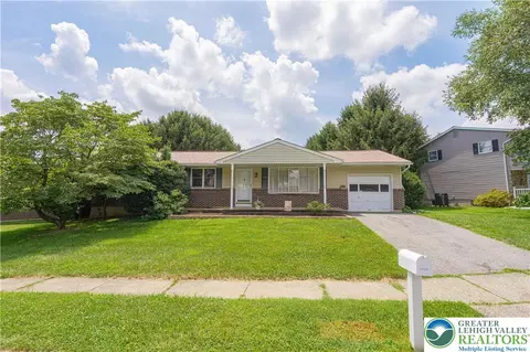 3024 Magnolia Cir, Macungie, PA 18062