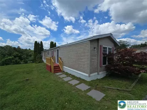 4206 Silver Fox Ct, Orefield, PA 18069