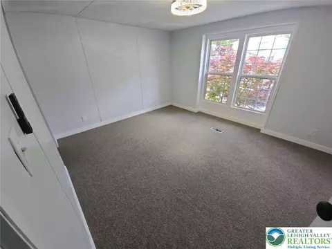 4206 Silver Fox Ct, Orefield, PA 18069 photo 4