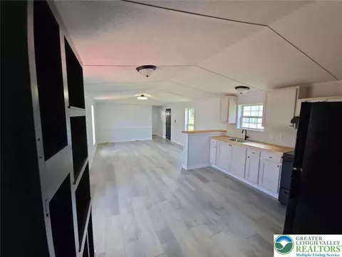 4206 Silver Fox Ct, Orefield, PA 18069 photo 14