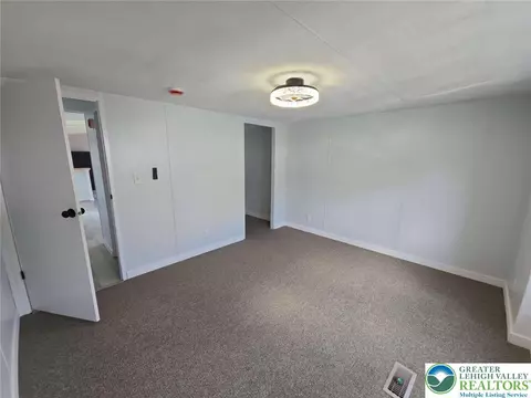 4206 Silver Fox Ct, Orefield, PA 18069 photo 6