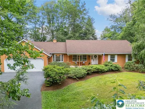 5721 Shady Ln, Bath, PA 18014