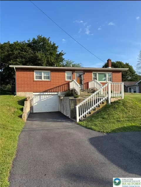 5874 Old Carriage Rd, Bath, PA 18014